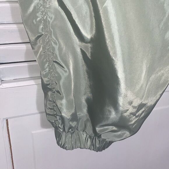 NWOT Miss 8 Olive Green Baggy Windbreaker Pants Women’s size Small  - Picture 9 of 11